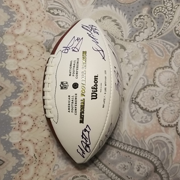 Autograph Football - Picture 3 of 4